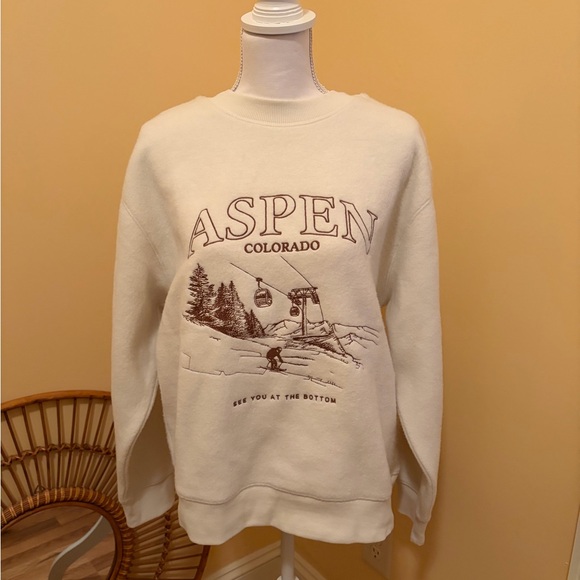 NWT Universal Thread Aspen Colorado Sweatshirt Medium Alpine Skier Apres Ski New - Picture 6 of 15